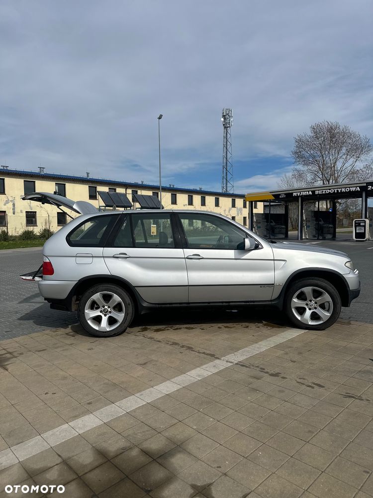 BMW X5 4.4i - 4