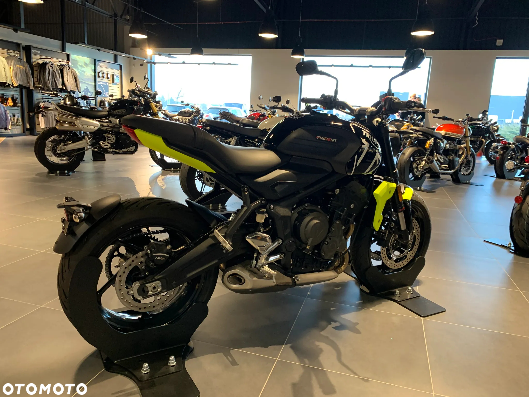 Triumph Trident - 4