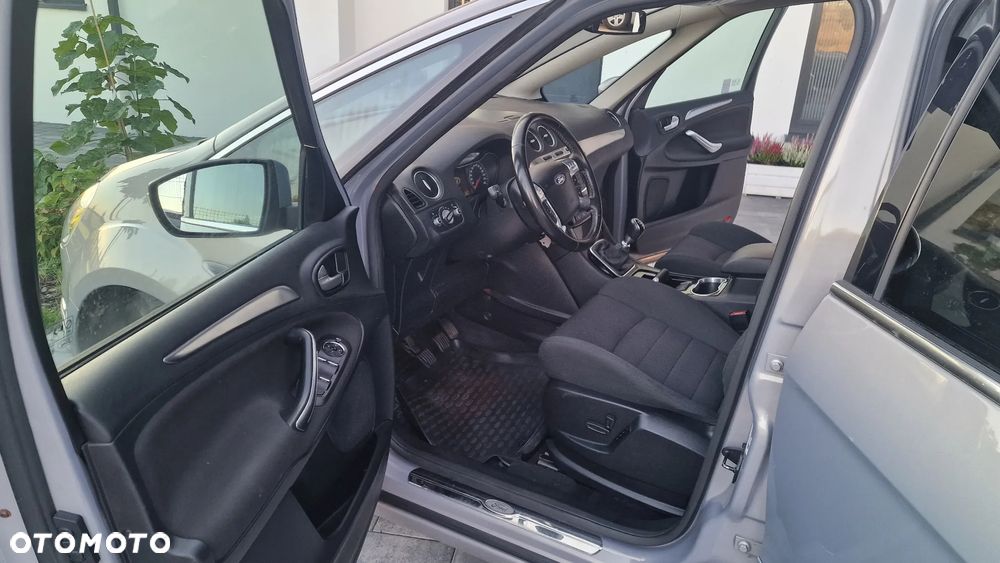 Ford S-Max - 22