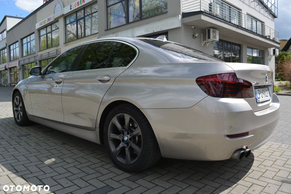 BMW Seria 5 528i xDrive Luxury Line - 39