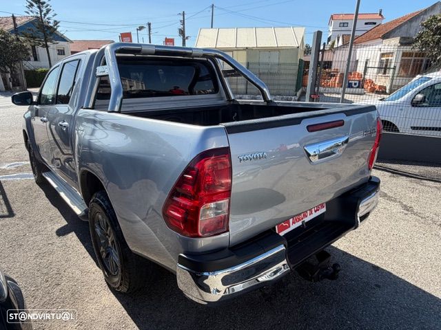 Toyota Hilux 2.4 D-4D 4WD CD CH - 13