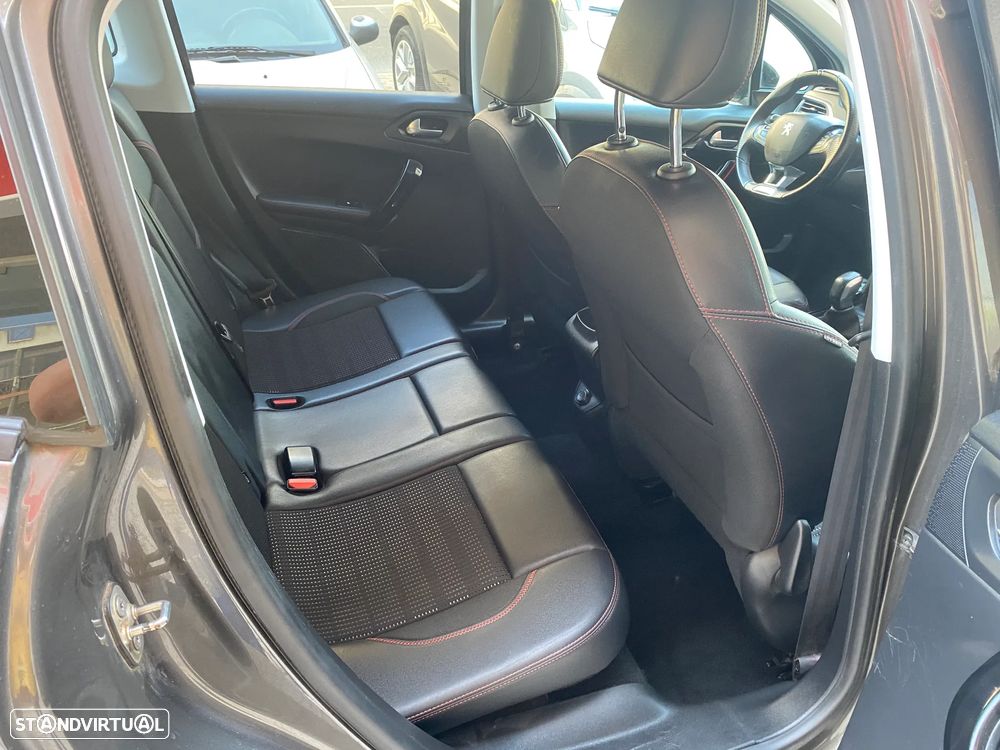 Peugeot 2008 PureTech 110 Stop&Start GT-Line Edition - 27