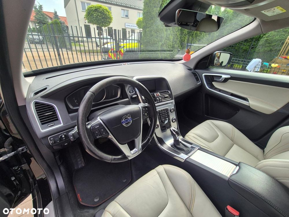 Volvo XC 60 D4 Drive-E Ocean Race - 21