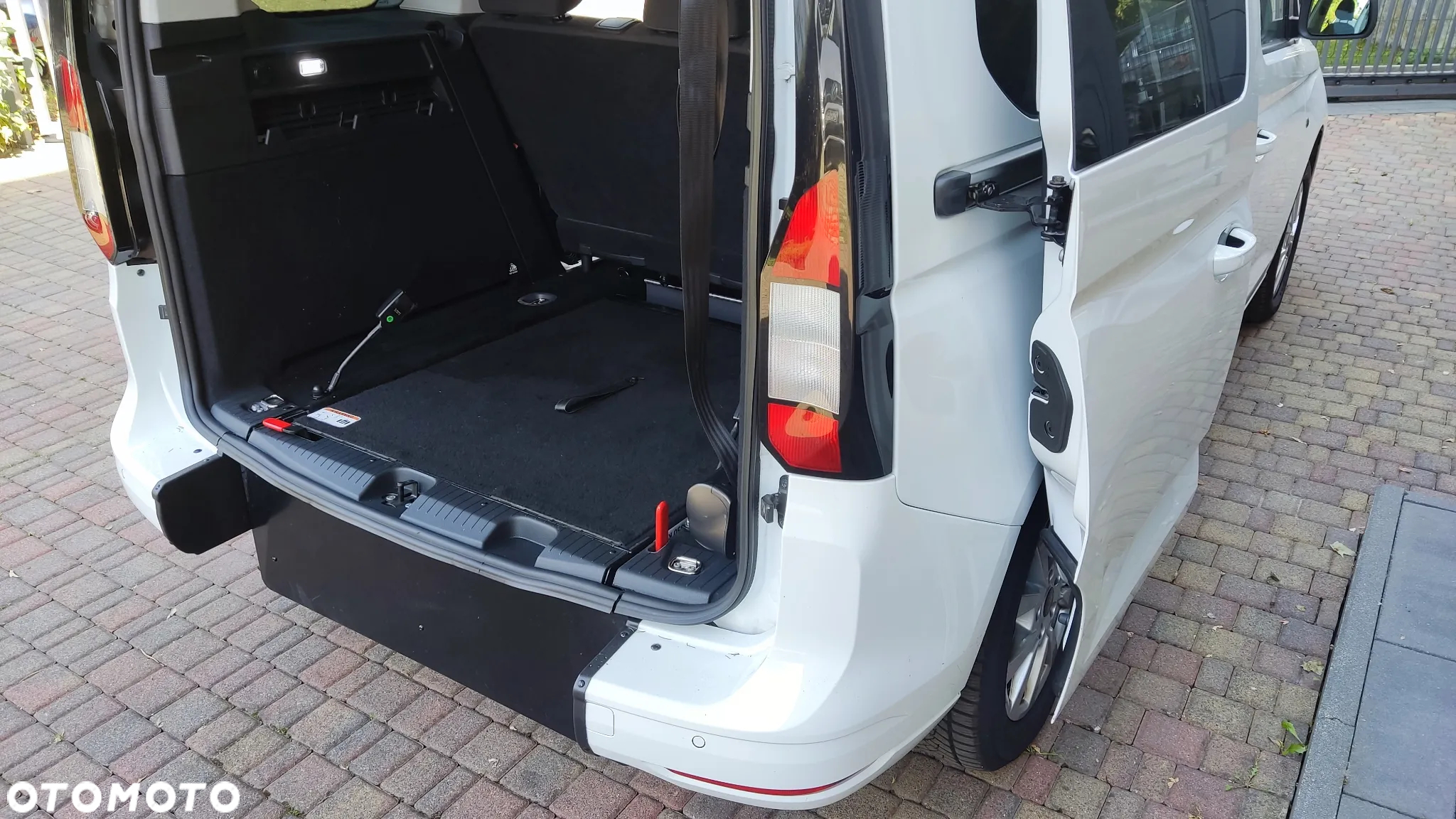 Volkswagen Caddy 2.0 TDI Comfortline - 26
