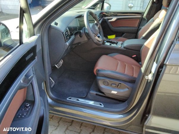 Volkswagen Touareg 3.0 V6 TDI SCR 4Motion Automatik R-Line - 11