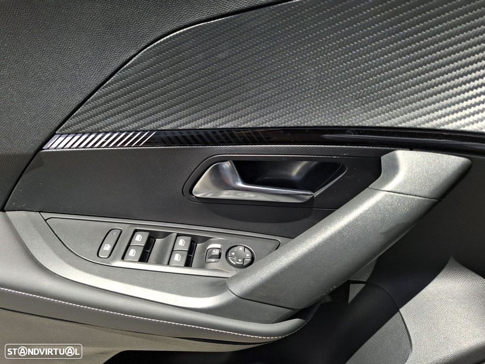 Peugeot e-2008 54 kWh Allure - 24