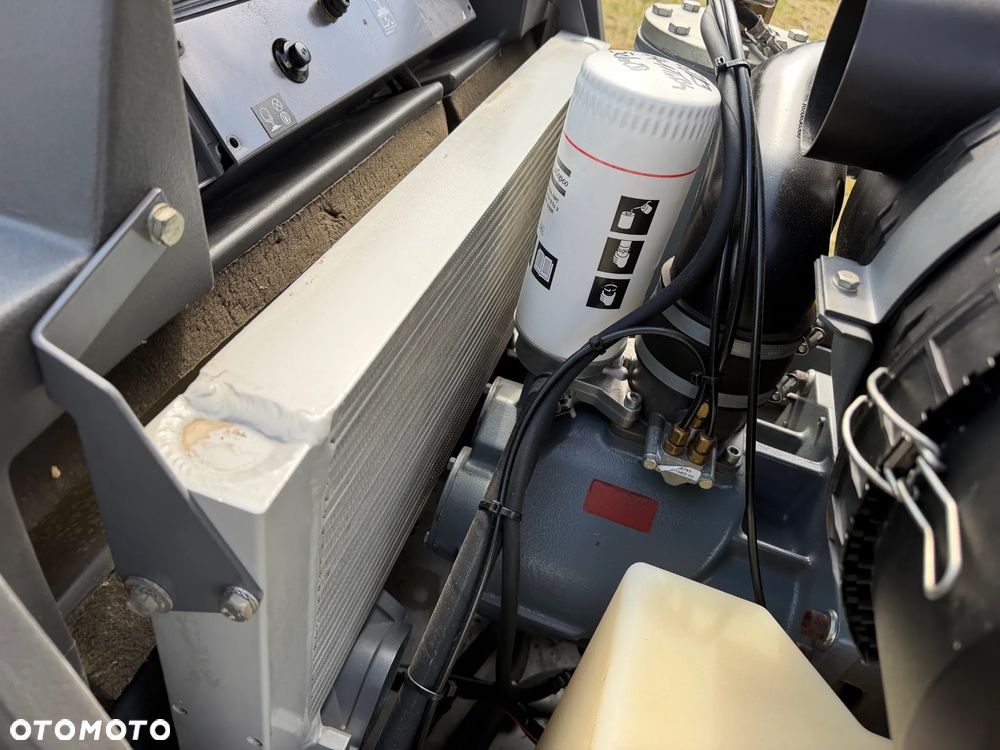 Atlas Copco XAS 97 Kompresor Śrubowy. Sprężarka. 5,5m3. Przyczepa mobilna jezdna do rejestracji. Silnik Deutz! jak Nowy 786 mtg. 2016rok. Import Norwegia! Chłodnica cyklonowa! NAOLEJACZ. Serwisowany w DEKRA Hamulec najazdowy. Opony z 2025roku. Zadbana Maszyna! OKAZJA - 11