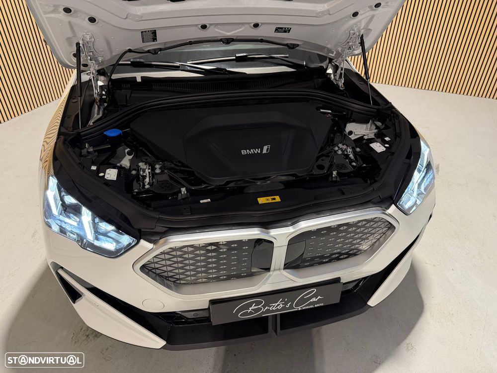 BMW iX2 eDrive20 - 39