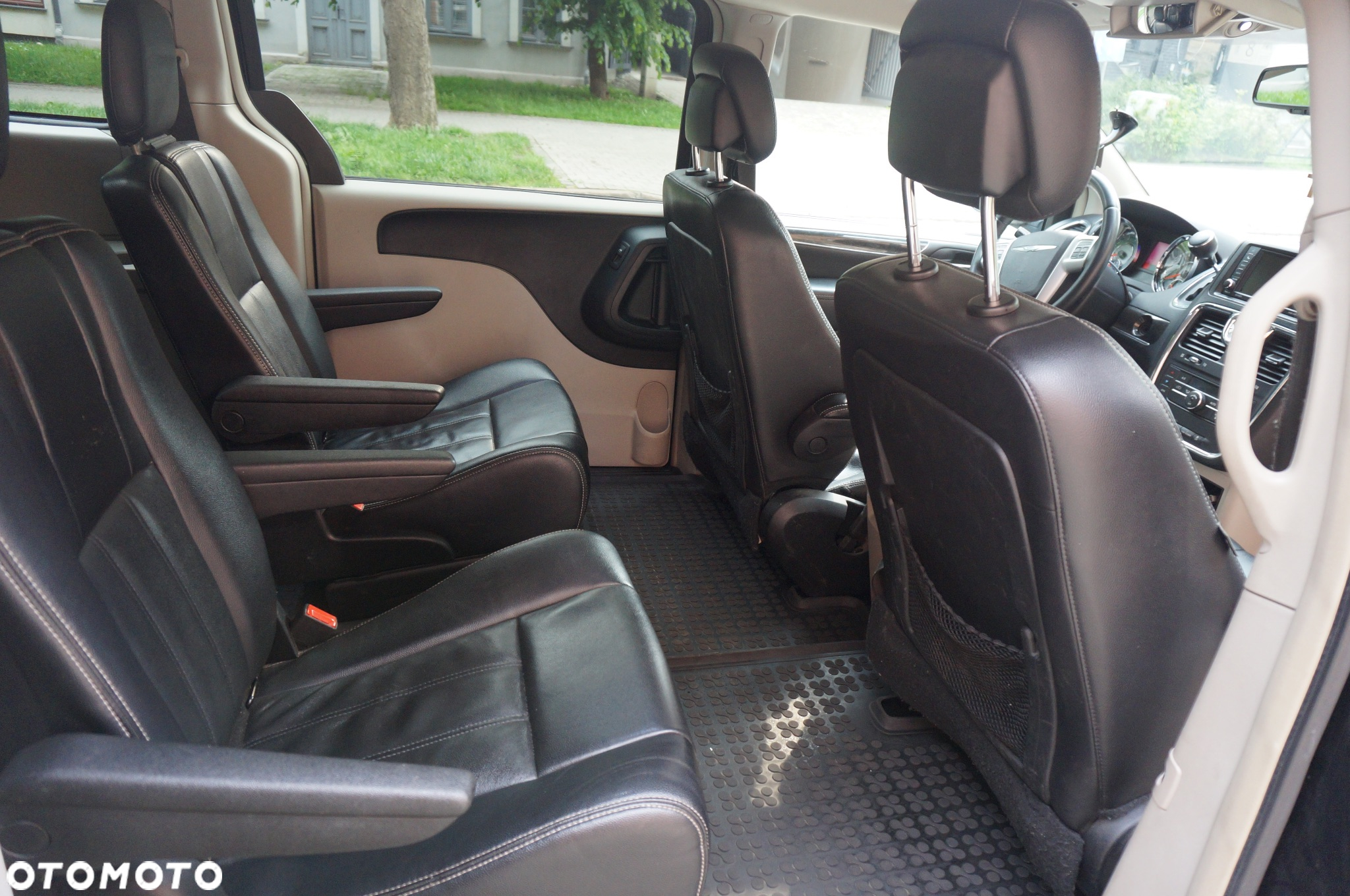 Chrysler Town & Country 3.6 Touring - 14