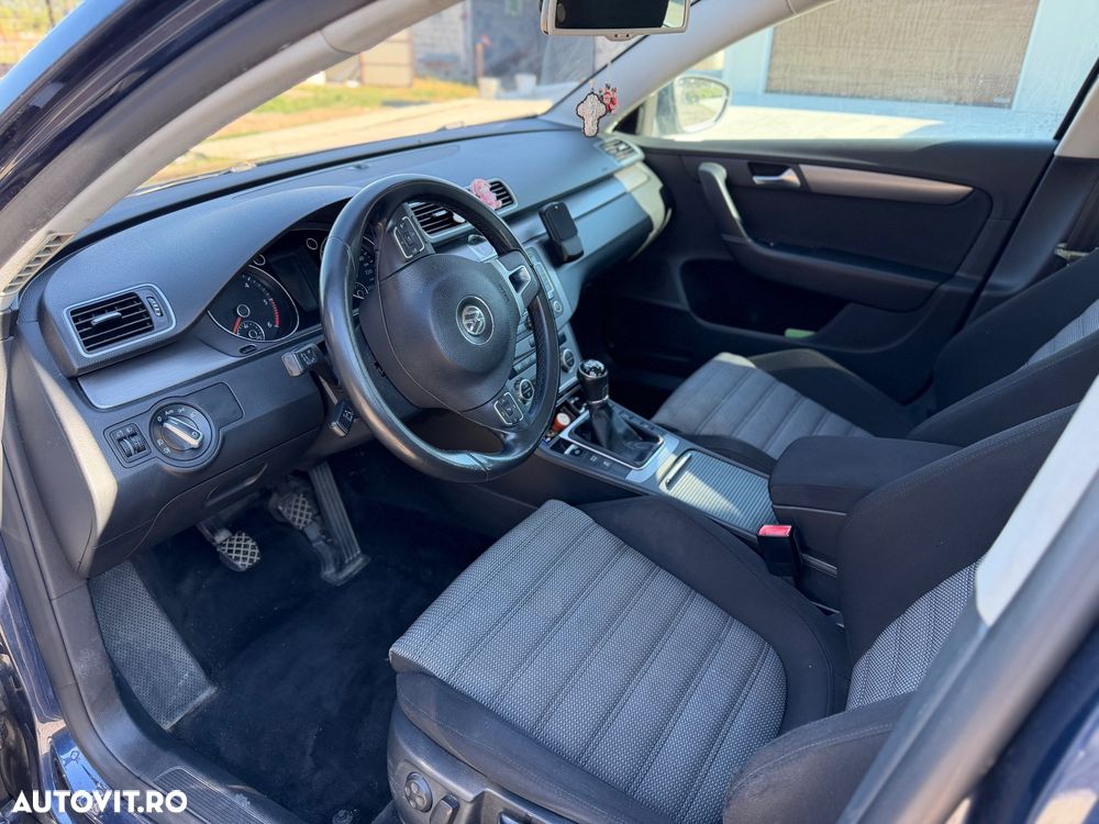 Volkswagen Passat 2.0 TDI Blue TDI Highline - 3