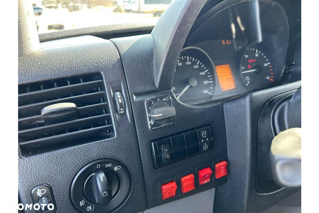 Mercedes-Benz Sprinter 519 - 20