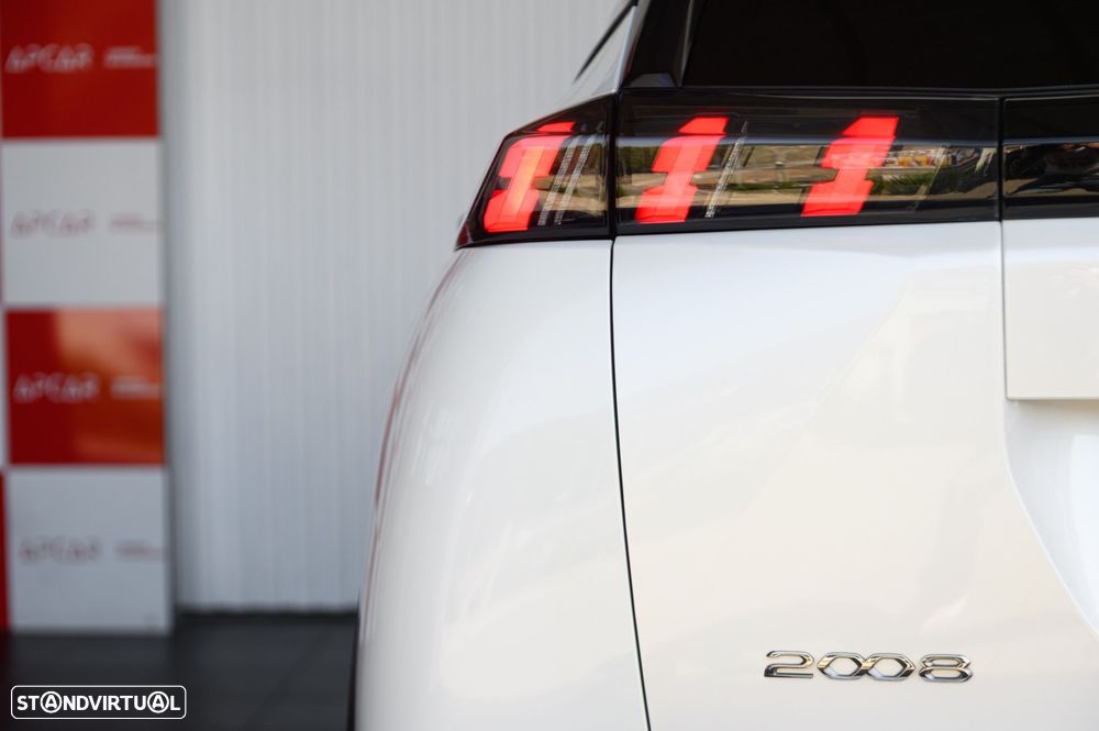 Peugeot 2008 1.2 PureTech Allure - 18