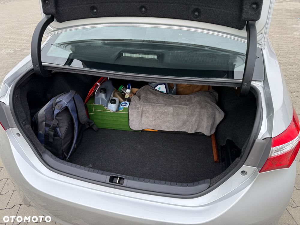 Toyota Corolla 1.6 Premium - 18