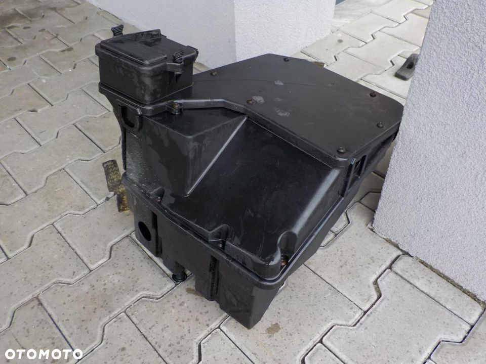 VW T5 03- PLASTIK OBUDOWA KOMPUTERA SKRZYNKA BEZPIECZNIKÓW