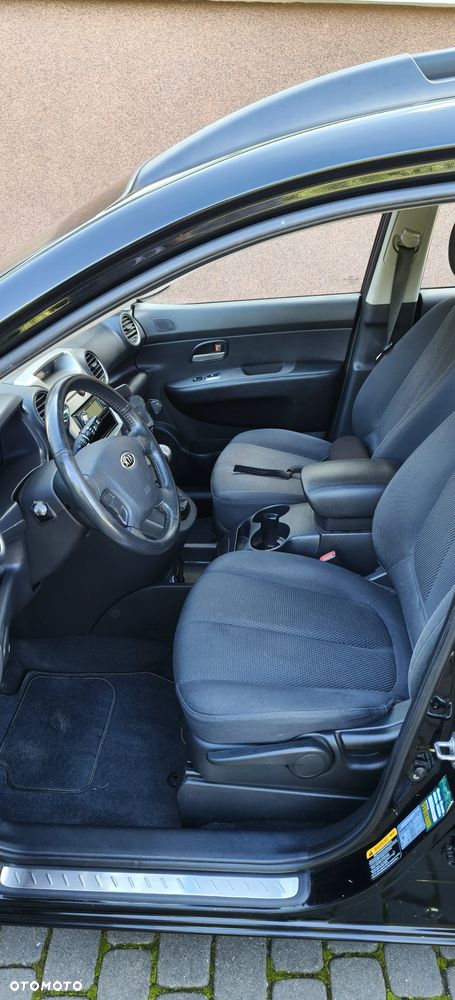 Kia Carens 2.0 CRDi Tour - 7