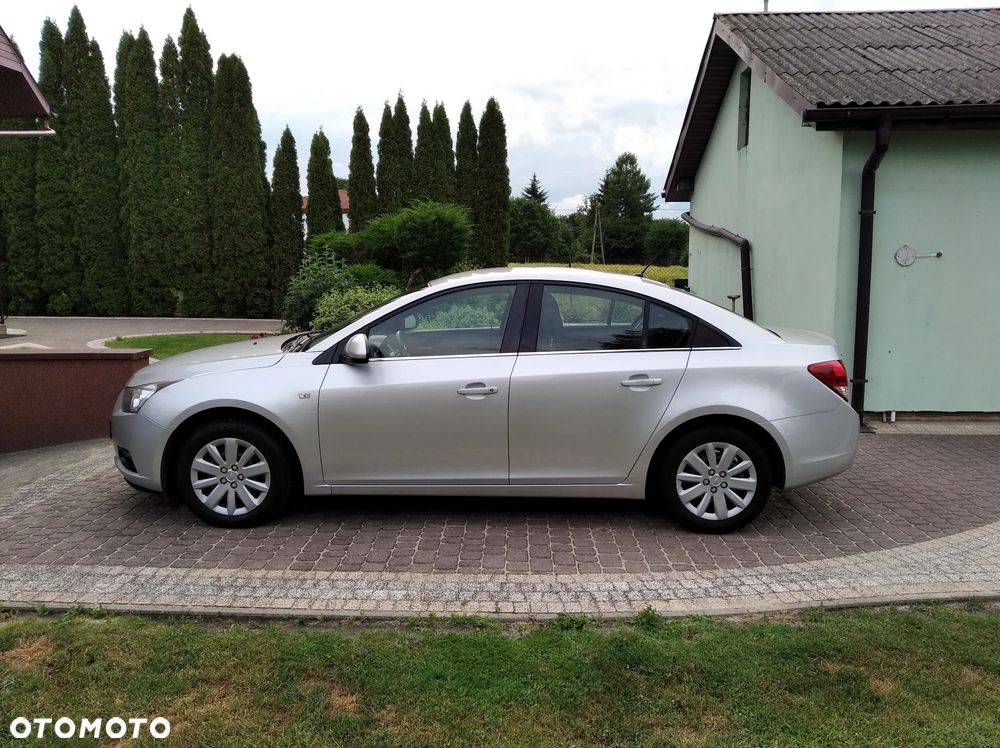 Chevrolet Cruze 1.6 LT - 12
