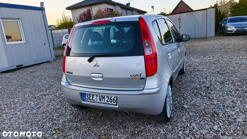 Mitsubishi Colt - 8