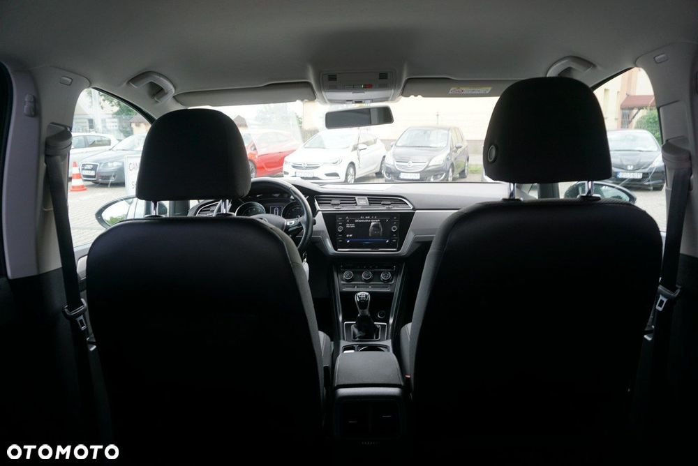 Volkswagen Touran - 18