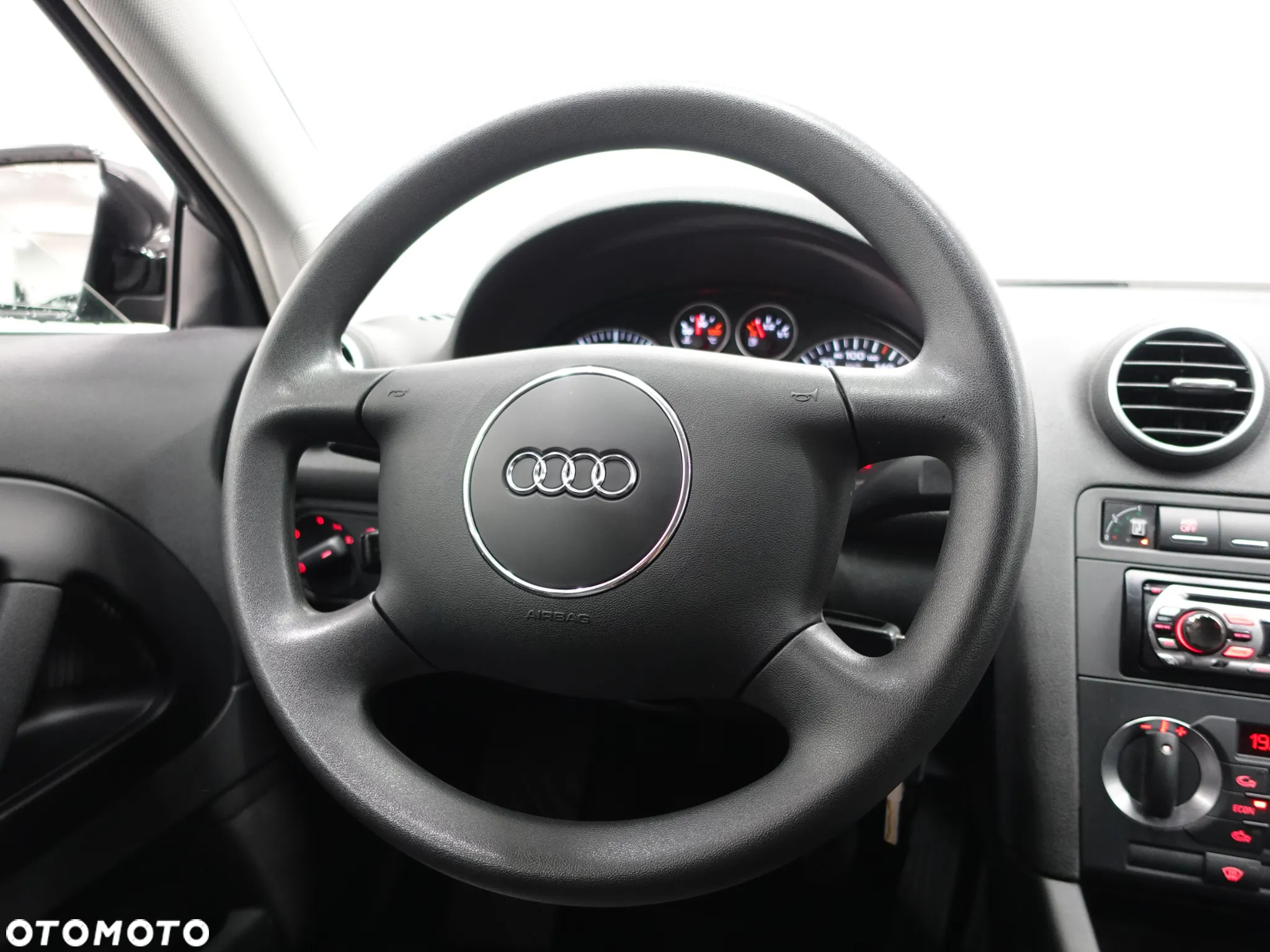 Audi A3 1.6 Ambiente - 38