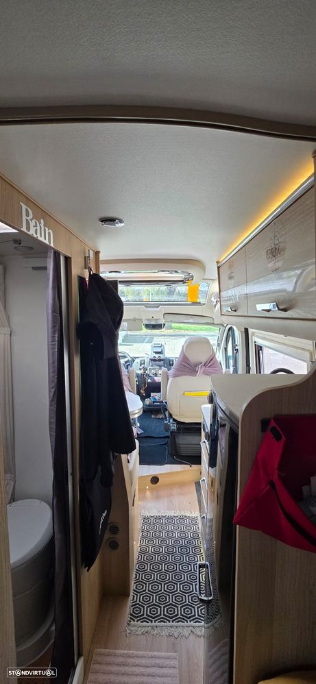 Rapido Van V68 - 14