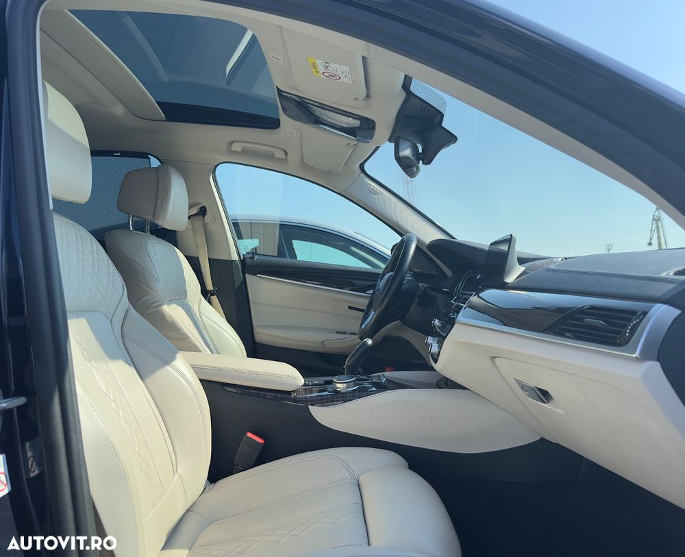 BMW Seria 5 530i xDrive AT - 8