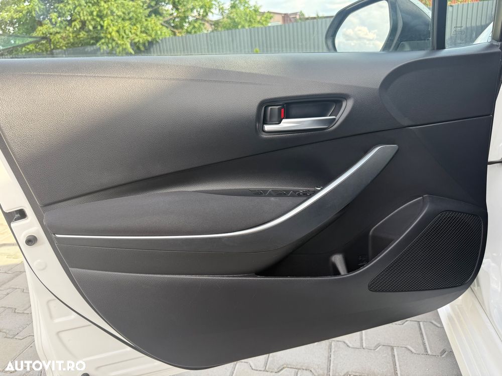 Toyota Corolla 1.8 Business Edition - 12
