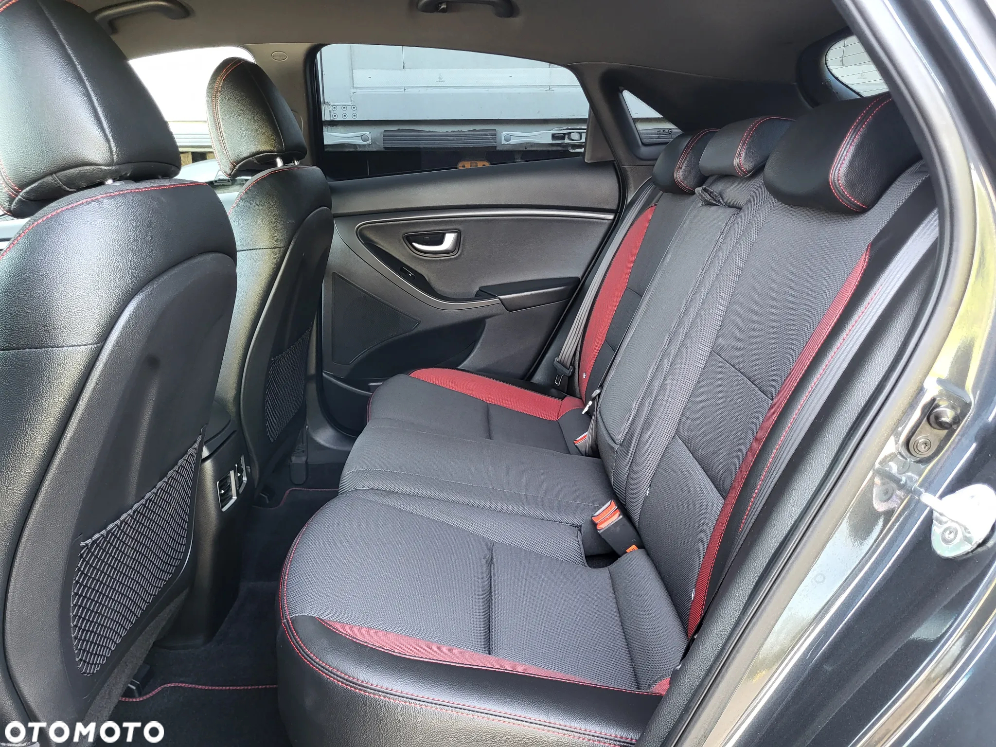 Hyundai i30 1.6 GDI Turbo Luxury - 21