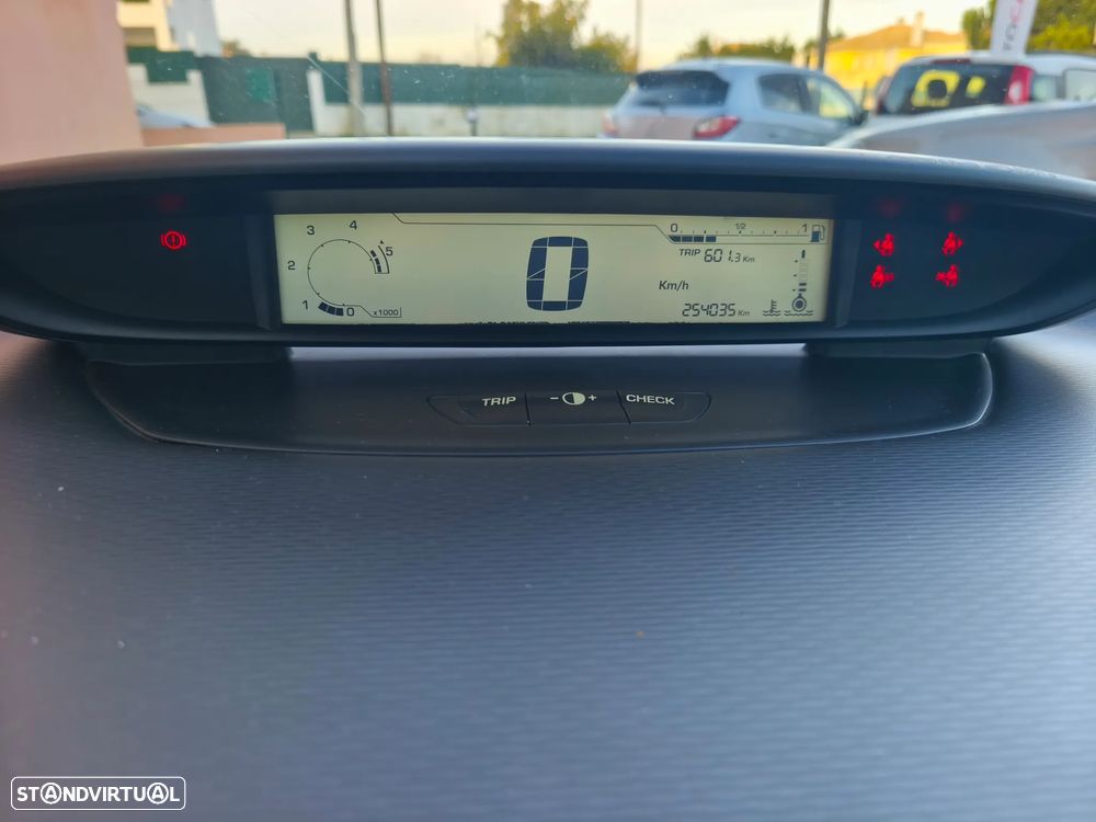 Citroën C4 1.6 HDi VTR Pack - 9