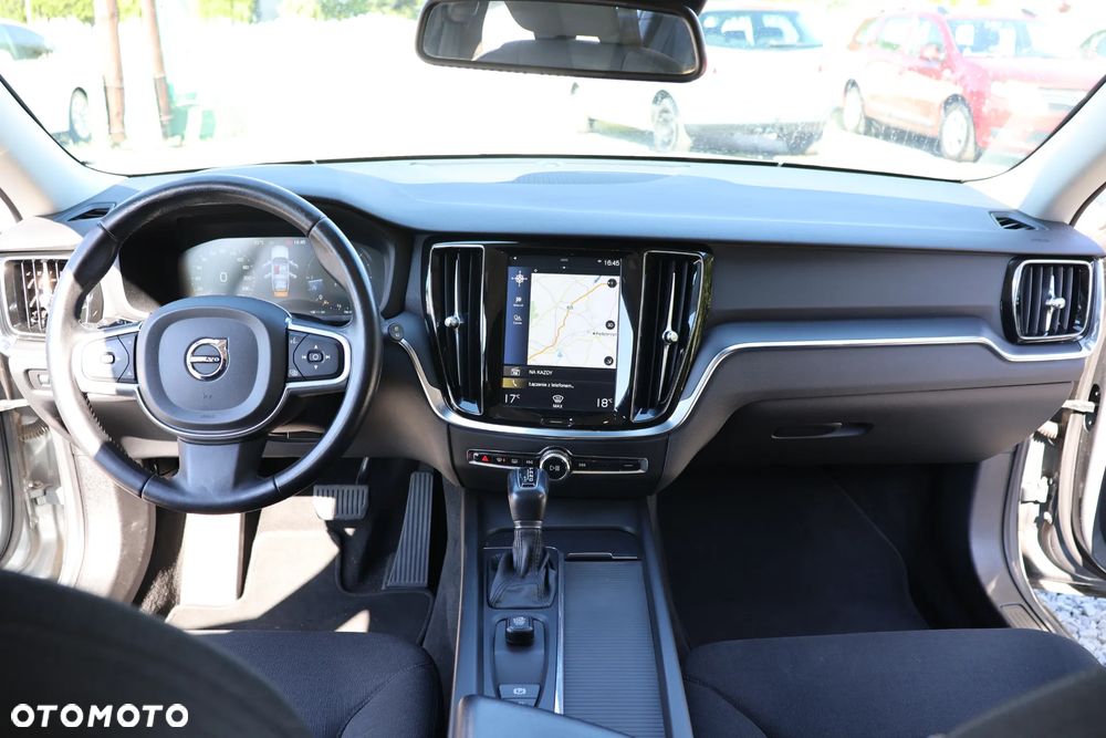 Volvo V60 D3 Momentum Pro - 5