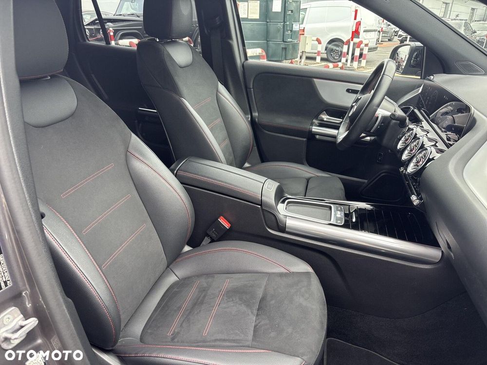 Mercedes-Benz GLA - 17