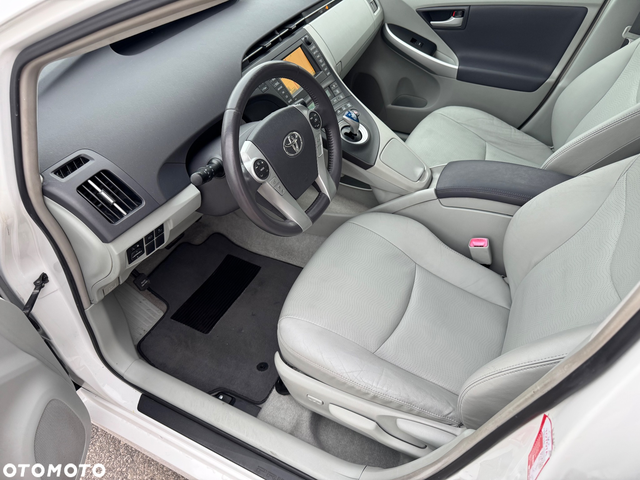 Toyota Prius - 12