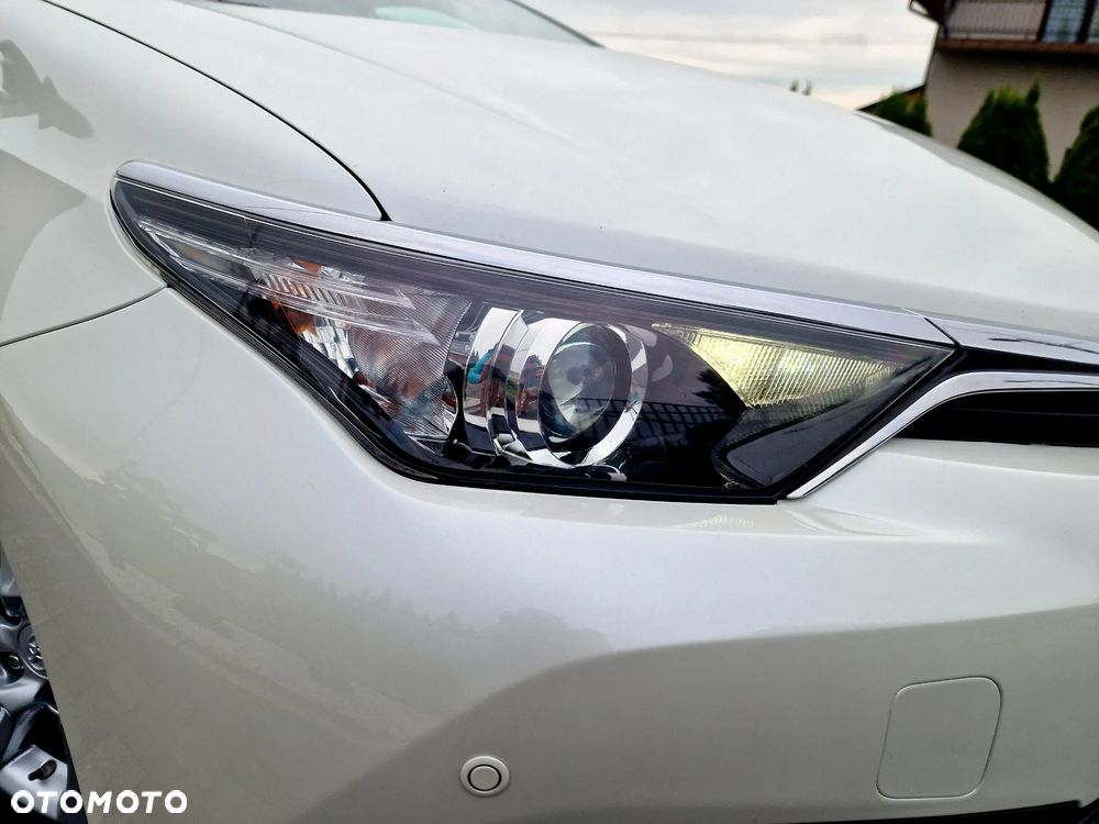 Toyota Auris Hybrid 135 Premium - 30