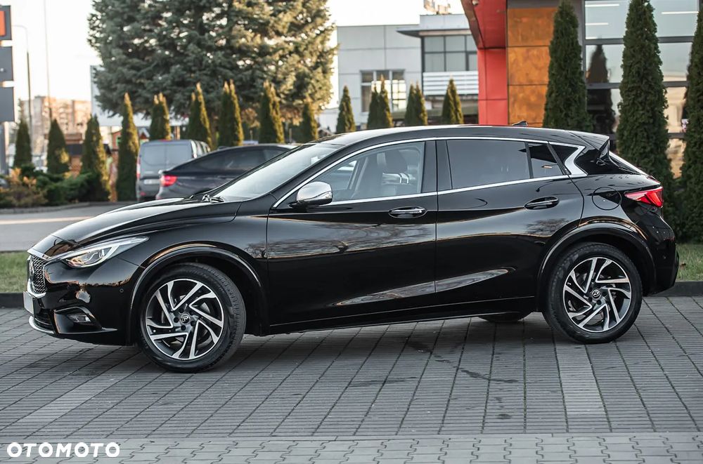 Infiniti Q30 1.6t Premium - 7
