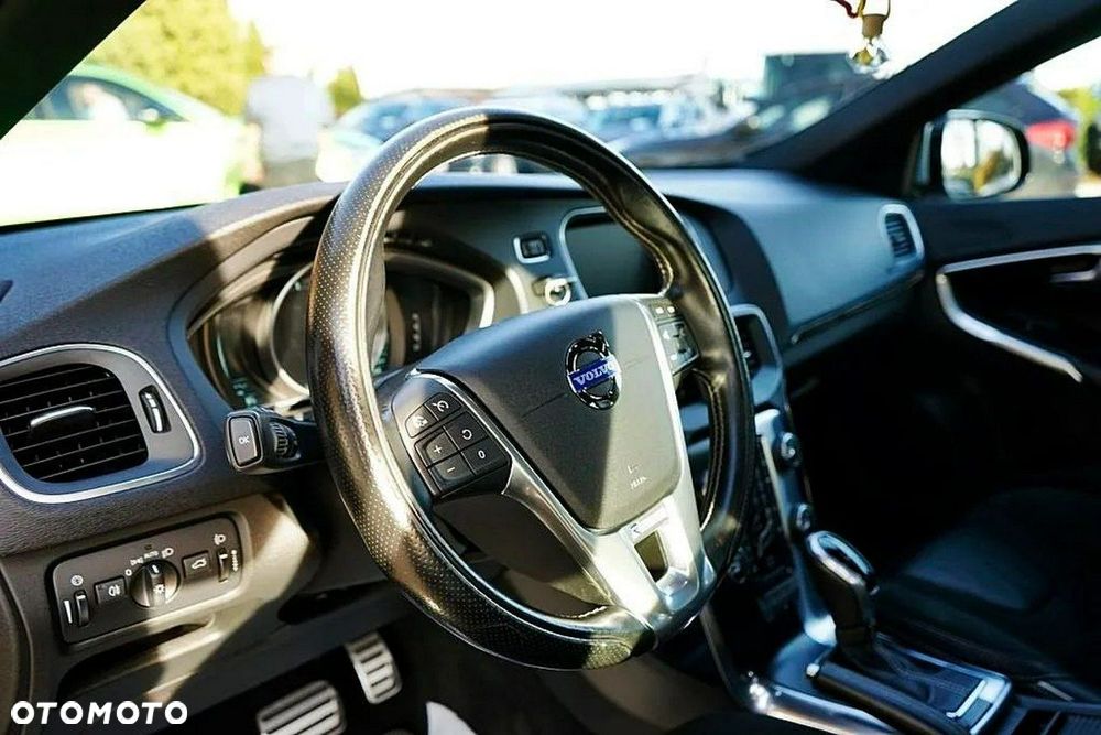 Volvo V40 D2 Base - 17