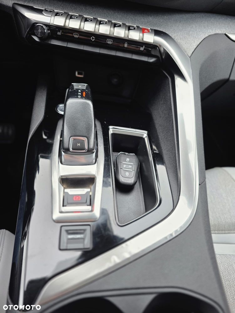 Peugeot 3008 1.6 THP Allure S&S EAT6 - 17