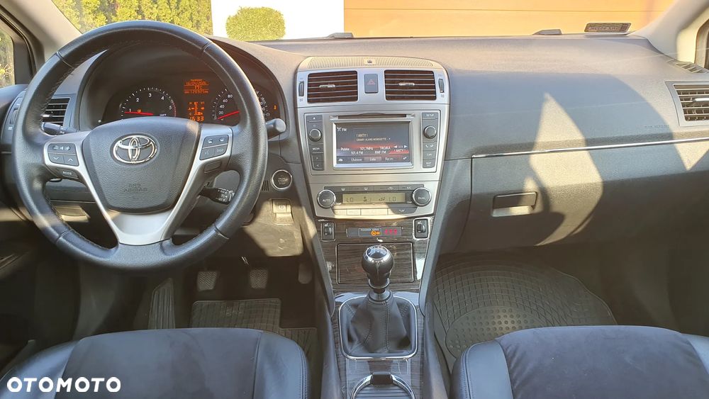 Toyota Avensis 2.0 D-4D Premium - 8