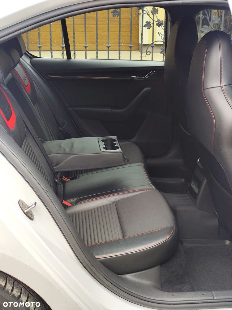 Skoda Octavia 2.0 TDI RS DSG EU6 - 13