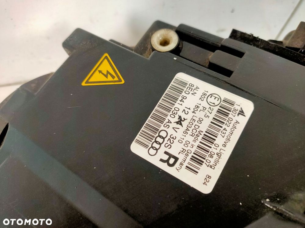 lampa prawa audi a4 8e b7 xenon 8e0941030as ładna ! - 5