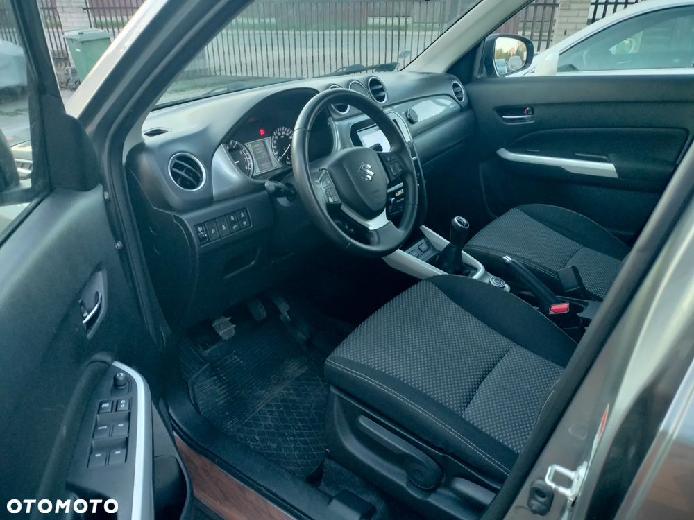 Suzuki Vitara 1.6 Comfort 4WD - 9