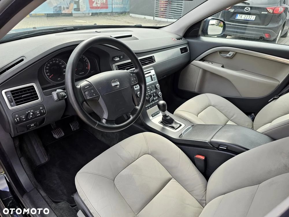 Volvo V70 2.5T Summum - 17