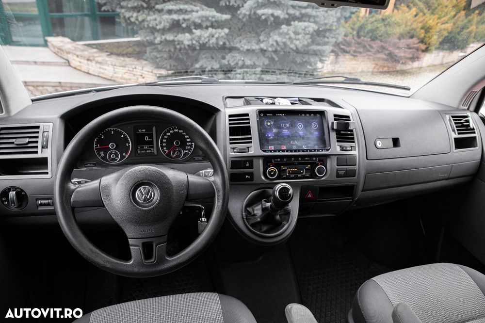 Volkswagen Caravelle - 9