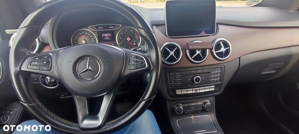 Mercedes-Benz Klasa B 200 7G-DCT - 9