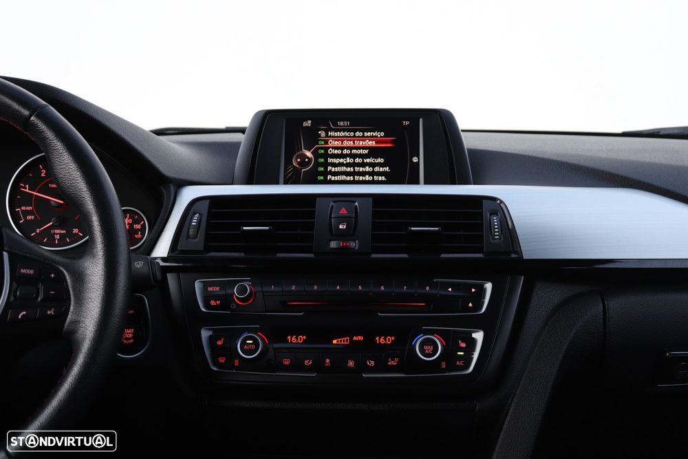 BMW 318 d Touring xDrive Line Sport - 36