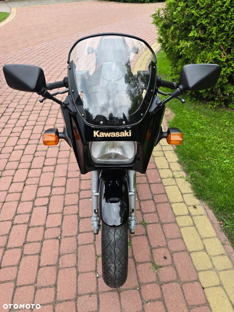 Kawasaki GPZ - 9