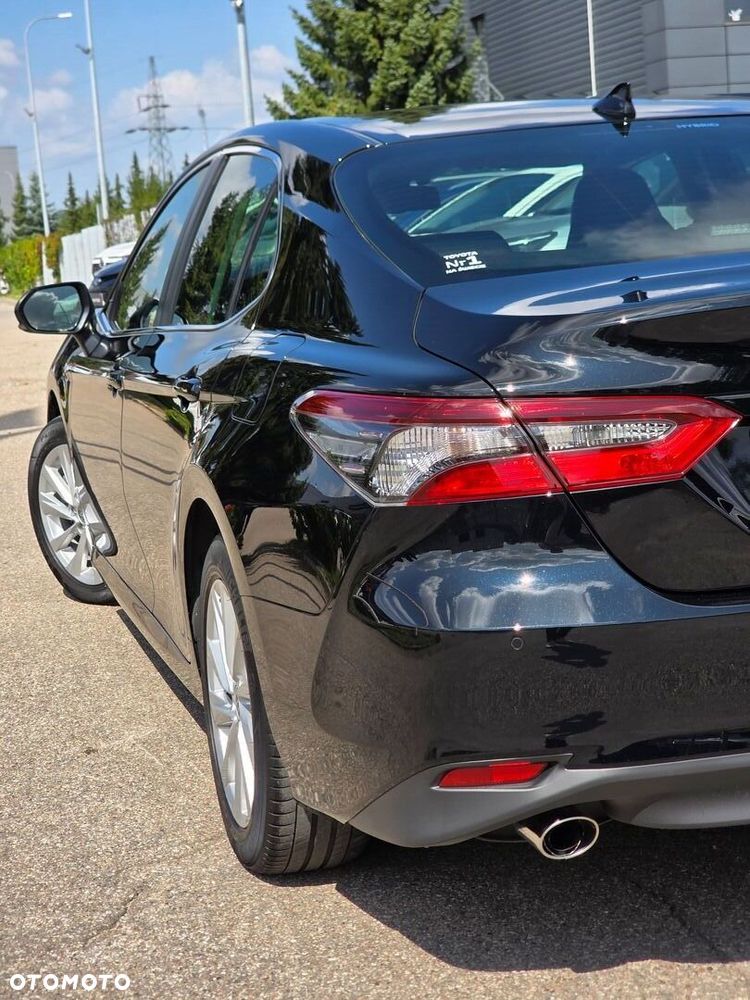 Toyota Camry 2.5 Hybrid Comfort CVT - 18