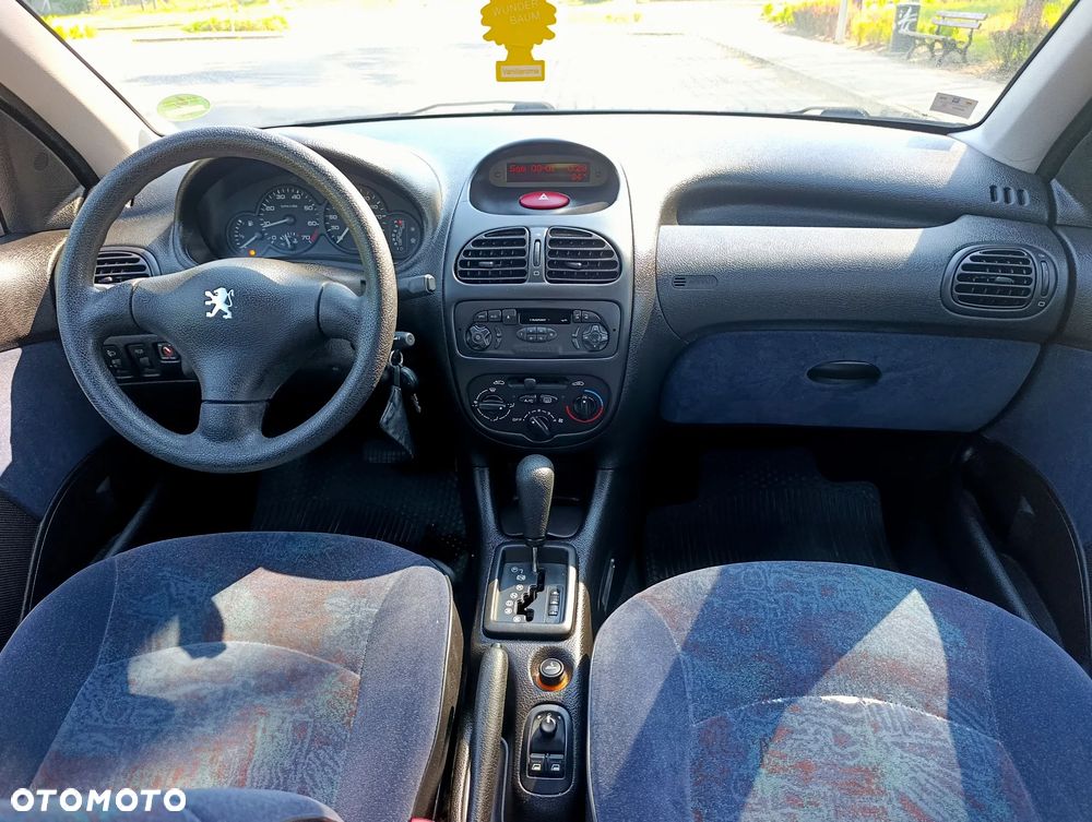 Peugeot 206 75 Automatik Premium - 9