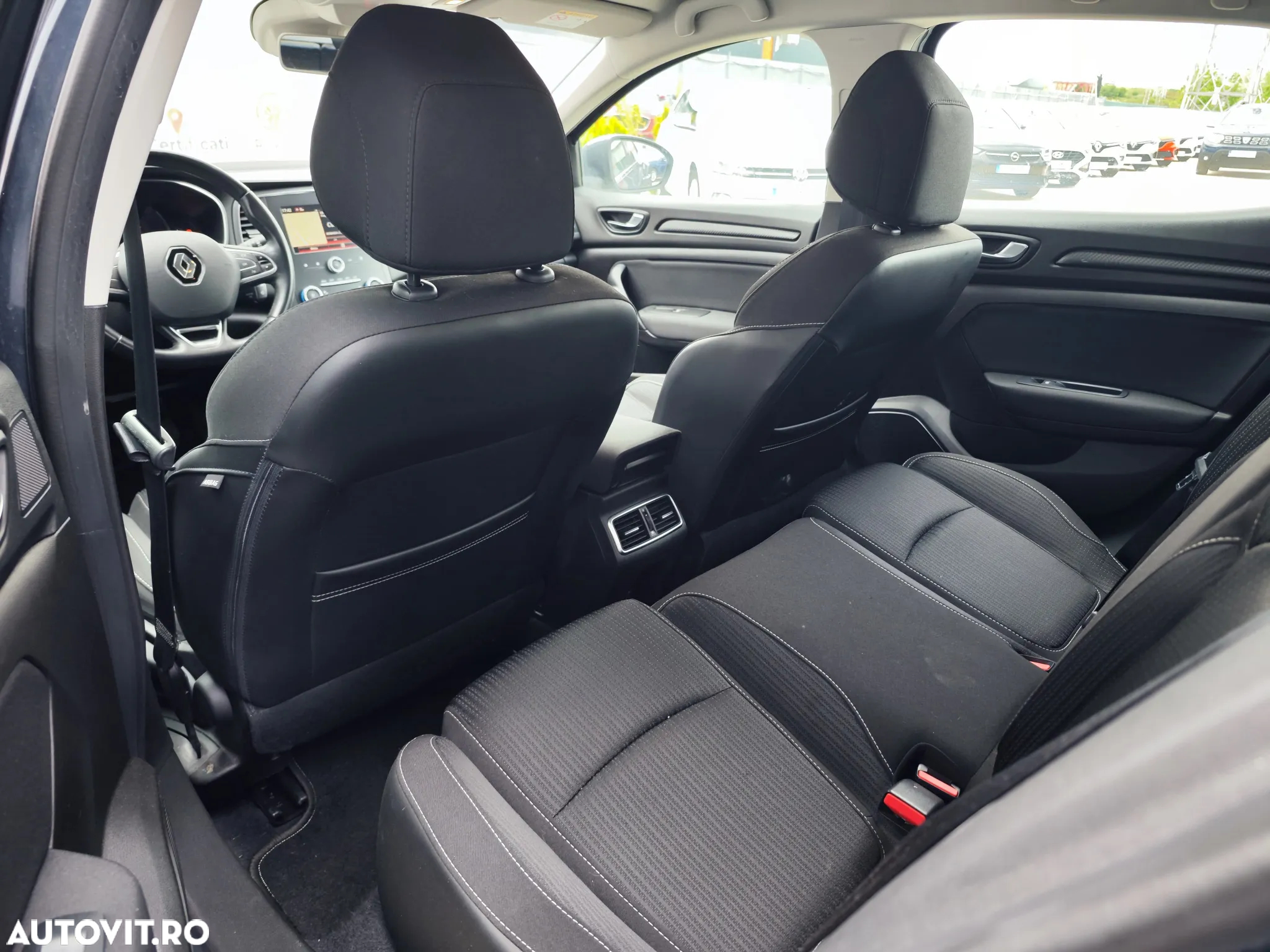 Renault Megane ENERGY TCe 140 EDC BUSINESS - 11