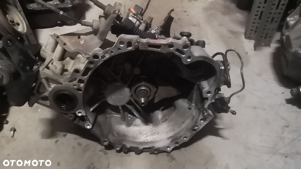 SKRZYNIA BIEGÓW TOYOTA COROLLA VERSO D-4D D4D 2.0 2.0D 5 BIEGÓW BLASZANY DEKIEL - 2