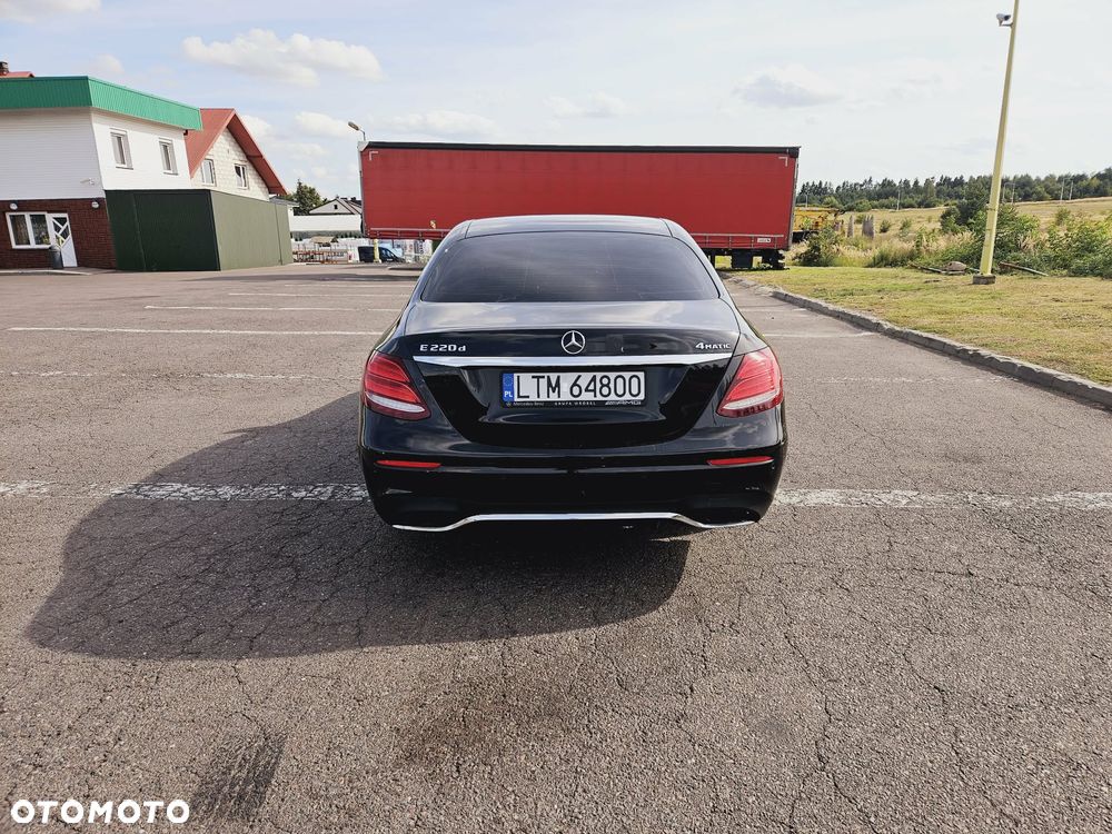 Mercedes-Benz Klasa E 220 d 9G-TRONIC AMG Line - 4