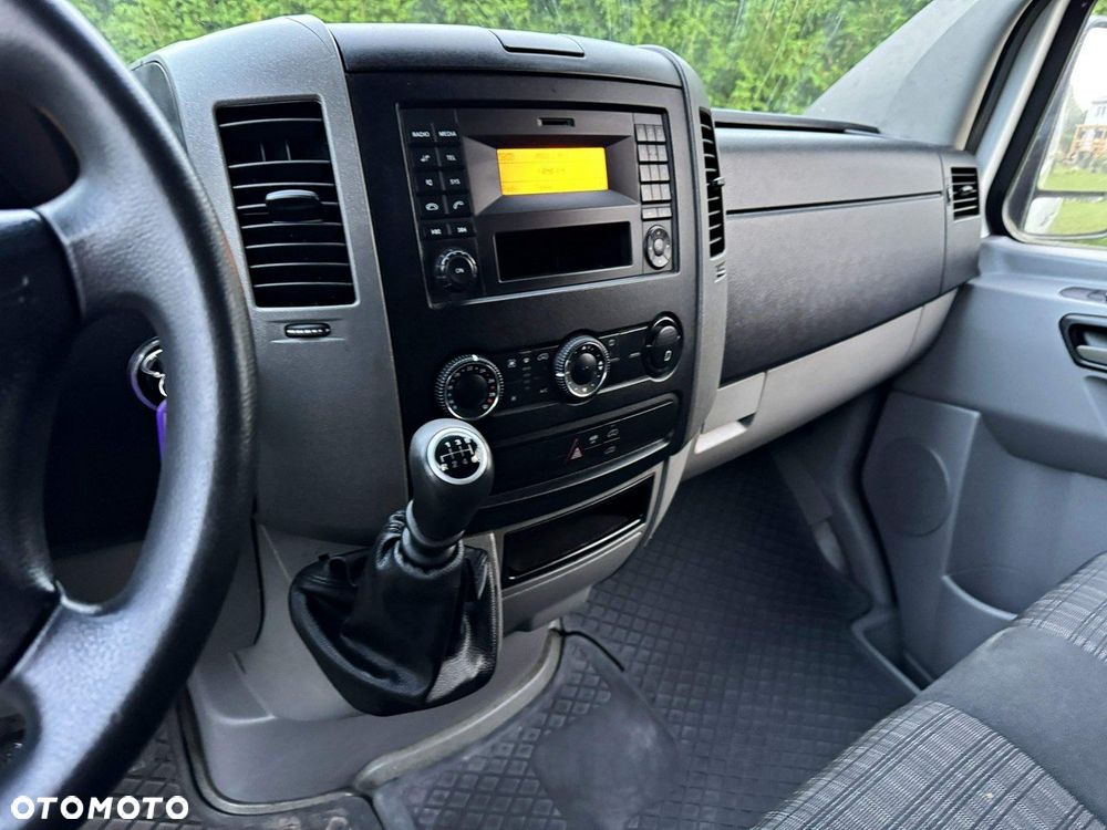 Mercedes-Benz Sprinter - 9